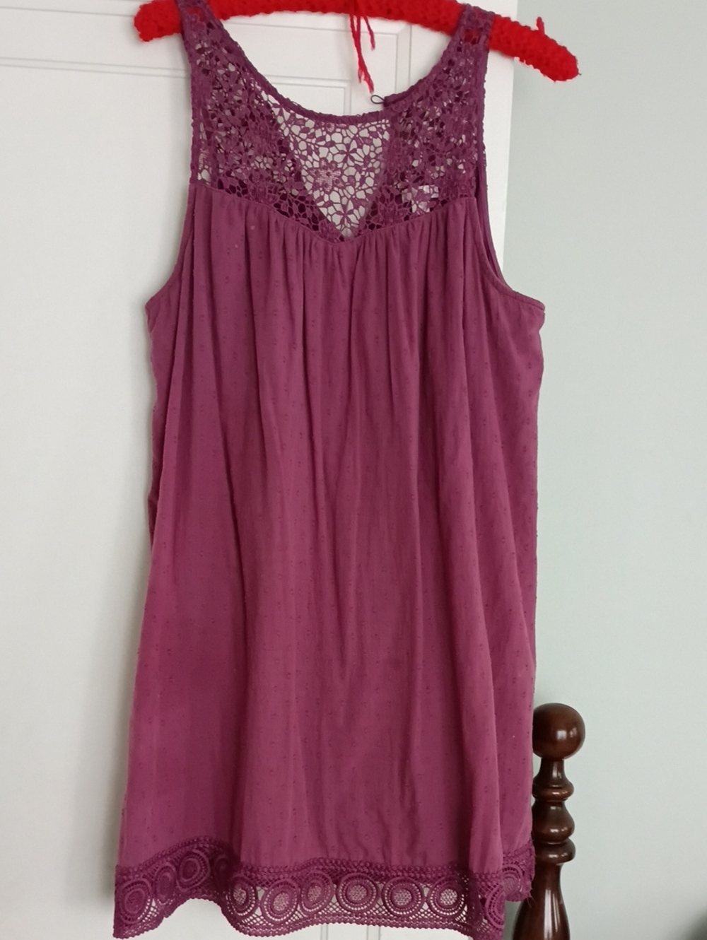 Women's Sleeveless Lace-Detail dress in Plum